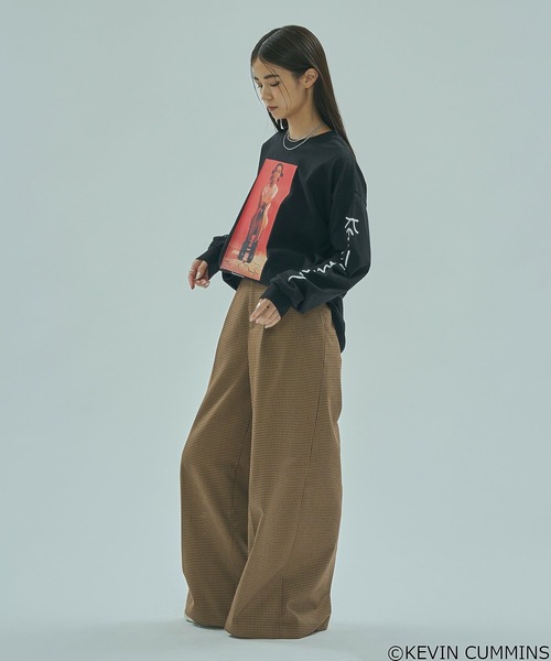 ROSE BUD（ローズバッド）の「(CREOLME)KEVIN CUMMINS PHOTO L/S TEE（Tシャツ/カットソー・レディース・ブラック/ホワイト・ONE SIZE）」の15枚目の写真