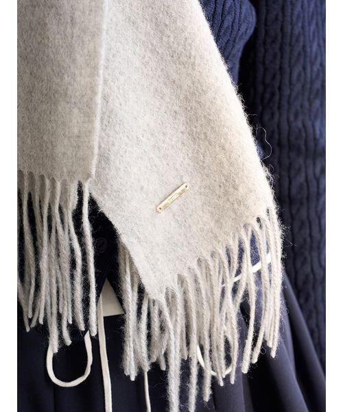 SNIDEL（スナイデル）の「カシミア混ロングリボンマフラー（マフラー・レディース・アイボリー/ライトグレー/レッド/イエロー・F）」の12枚目の写真