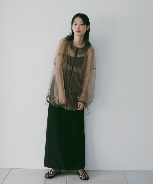 anuke(アンヌーク)の「Tulle Zip Blouzon(ブルゾン・レディース・ベージュ/チャコールグレー・FREE)」の3枚目の写真