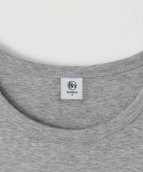 RONRON(ロンロン)の「PENDANT RUFFLE LAYERED SLIM LONG SLEEVE GREY(Tシャツ/カットソー・レディース・その他・FREE)」の3枚目の写真