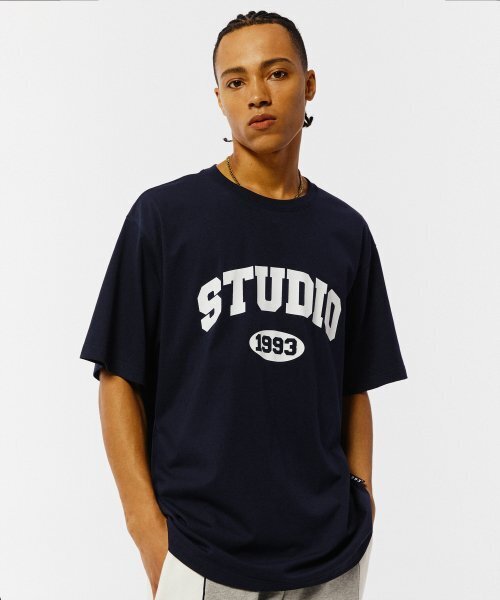 1993STUDIO(1993スタジオ)の「スタジオアーチロゴTシャツ_ネイビー(Tシャツ/カットソー・レディース・その他・SMALL/MEDIUM/LARGE)」の4枚目の写真