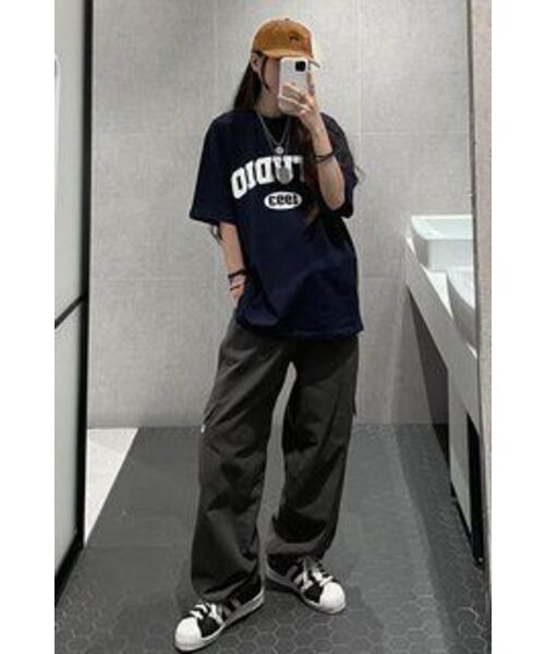 1993STUDIO(1993スタジオ)の「スタジオアーチロゴTシャツ_ネイビー(Tシャツ/カットソー・レディース・その他・SMALL/MEDIUM/LARGE)」の16枚目の写真
