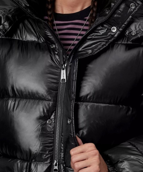 Carhartt WIP(カーハートダブリューアイピー)の「Carhartt WIP W' BENSON JACKET(カーハートワークインプログレス ウィメンズ ベンソン ジャケット)(ダウンジャケット/コート・レディース・ブラック・X-SMALL/SMALL)」の5枚目の写真