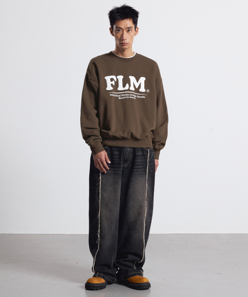 F.ILLUMINATE(フィルミネイト)の「FLM ボールドロゴ スウェットシャツ-ネイビー(スウェット・レディース・その他・SMALL/MEDIUM/LARGE)」の5枚目の写真