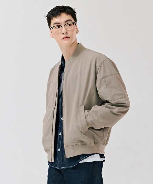 CHASECULT(チェイスカルト)の「共用ストレッチ航空ジャンパー-DERU4112B0X(ブルゾン・メンズ・Beige・90/100/95/105)」の2枚目の写真