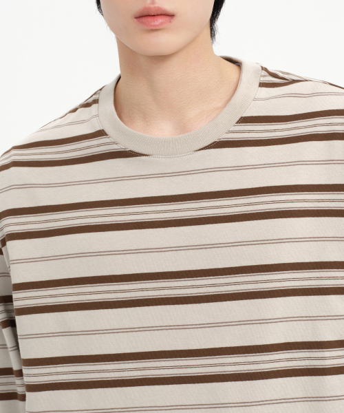 MUSINSA STANDARD（ムシンサスタンダード）の「マルチストライプリラックスド長袖Tシャツ3 [クリーム]（Tシャツ/カットソー・メンズ・その他・SMALL/MEDIUM/LARGE/X-LARGE/XX-LARGE）」の4枚目の写真