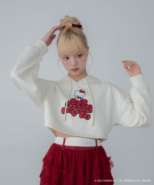 sanrio(サンリオ)の「【HELLO KITTY】ハローキティコラボ プリントショート丈パーカー(パーカー・レディース・ホワイト/グレー・FREE)」の4枚目の写真