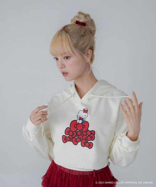 sanrio(サンリオ)の「【HELLO KITTY】ハローキティコラボ プリントショート丈パーカー(パーカー・レディース・ホワイト/グレー・FREE)」の5枚目の写真