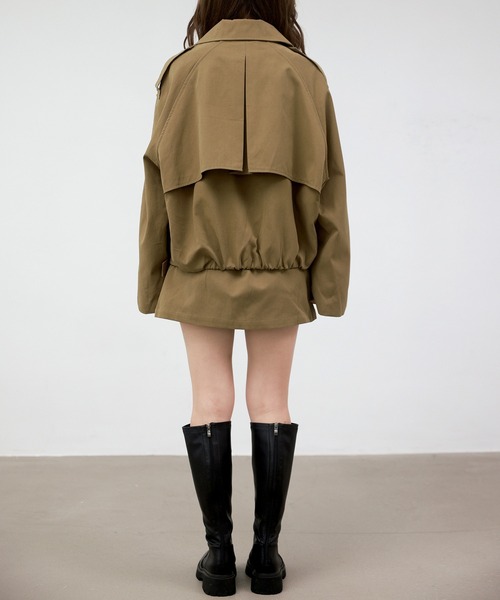 DAY CLOSET（デイ クローゼット）の「【韓国っぽセットアップ/バックゴム】長袖トレンチ風オーバーサイズジャケット+ミニプリーツスカート 上下2点セット レディース（セットアップ・レディース・キャメル/チャコールグレー・M/S）」の13枚目の写真