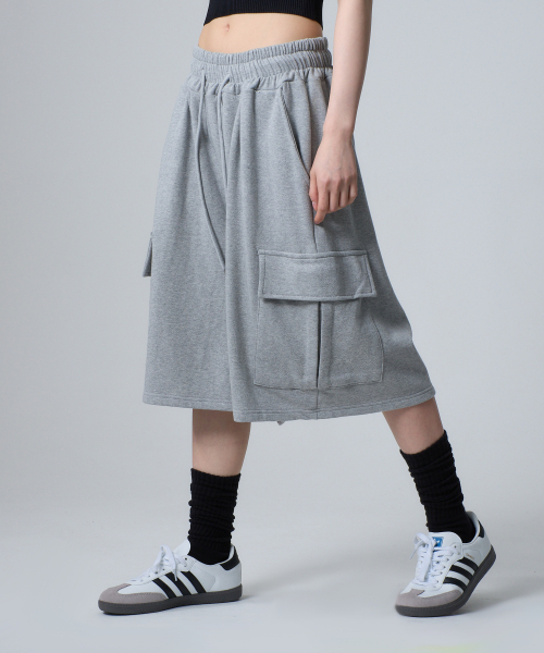 UNKNOWN PLANET(アンノウンプラネット)の「デイリー ワイド スウェット カーゴ ショーツパンツ グレー(スウェットパンツ・レディース・その他・FREE)」の1枚目の写真