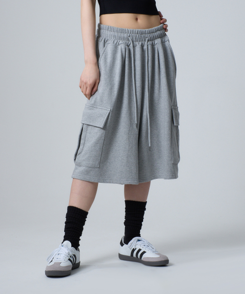 UNKNOWN PLANET(アンノウンプラネット)の「デイリー ワイド スウェット カーゴ ショーツパンツ グレー(スウェットパンツ・レディース・その他・FREE)」の2枚目の写真