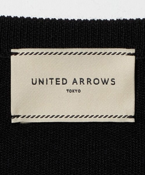 UNITED ARROWS(ユナイテッドアローズ)の「フリル ビジュー ニット(ニット/セーター・レディース・ブラック/オフホワイト・FREE)」の20枚目の写真