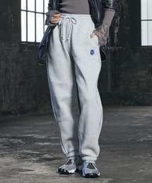 NIKE｜ナイキのスウェットパンツ（シルバー/銀色系・ワンポイント