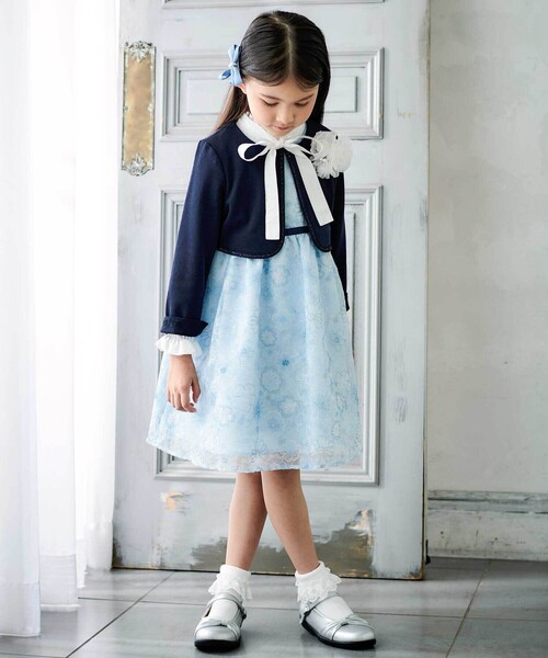 BeBe（ベベ）の「リップルポンチノーカラージャケット(110~130cm)（ノーカラージャケット・キッズ・ホワイト/ネイビー・130cm/120cm/110cm）」の4枚目の写真