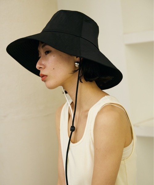 AIC.（エーアイシー）の「UVカットワイドブリムハット/UPF50+/接触冷感裏地/撥水加工コーティング/紐取り外し可能/サイズ調整可能（ハット・レディース・ブラック/モカ・FREE）」の21枚目の写真
