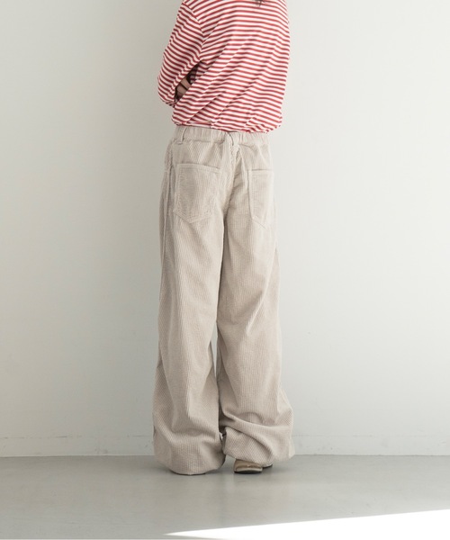 KAIKO(カイコー)の「KAIKO Colored cord wides(その他パンツ・メンズ・ライトベージュ・2/1/3)」の6枚目の写真