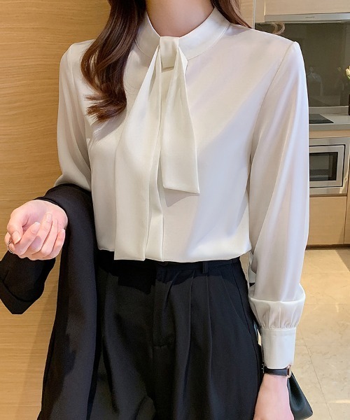 ONEP STAR(ワンピスター)の「リボンタイハイネックブラウス(シャツ/ブラウス・レディース・ホワイト/モカ/ブルー・MEDIUM/LARGE)」の9枚目の写真