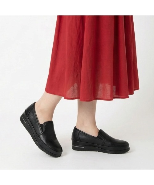 ing(イング)の「【WEB限定】【サスティナブル】厚底スリッポンスニーカー(スリッポン・レディース・ゴールド/ホワイト/ブラック・24cm/23.5cm/23cm/22.5cm/24.5cm)」の21枚目の写真