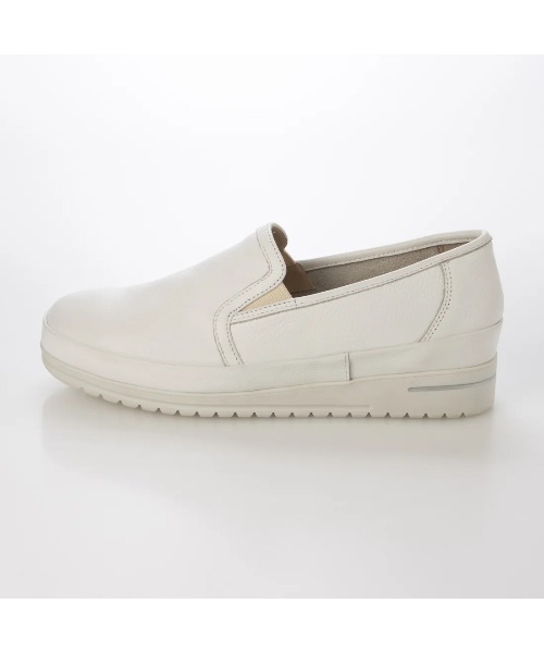 ing(イング)の「【WEB限定】【サスティナブル】厚底スリッポンスニーカー(スリッポン・レディース・ゴールド/ホワイト/ブラック・24cm/23.5cm/23cm/22.5cm/24.5cm)」の4枚目の写真