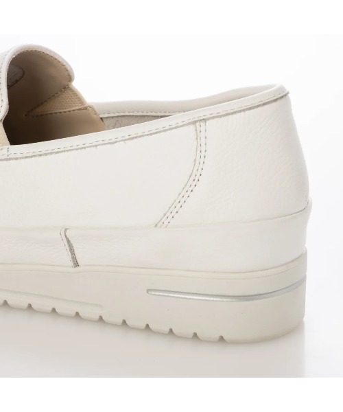 ing(イング)の「【WEB限定】【サスティナブル】厚底スリッポンスニーカー(スリッポン・レディース・ゴールド/ホワイト/ブラック・24cm/23.5cm/23cm/22.5cm/24.5cm)」の8枚目の写真