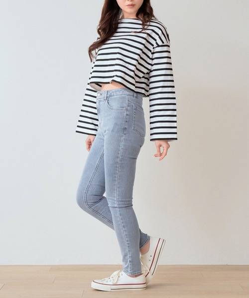 .WORKS(ドットワークス)の「スーパーストレッチデニム スキニーパンツ 股下 70㎝(デニムパンツ・レディース・ブルー系/ダークグレー/ブルー・67/64/61)」の4枚目の写真