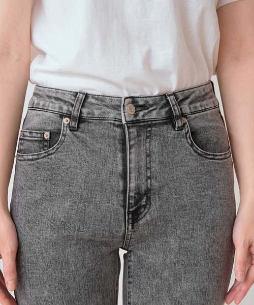 .WORKS(ドットワークス)の「スーパーストレッチデニム スキニーパンツ 股下 70㎝(デニムパンツ・レディース・ブルー系/ダークグレー/ブルー・67/64/61)」の5枚目の写真