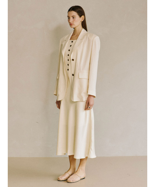 PADO SEOUL(パドソウル)の「レディースボーイフィットジャケットクリーム(テーラードジャケット・レディース・その他・SMALL/MEDIUM)」の2枚目の写真