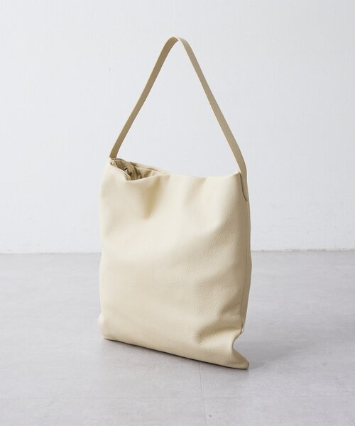 Whim Gazette（ウィムガゼット）の「【Hoaw.】ギャザーショルダーバッグ（ショルダーバッグ・レディース・ブラック/アイボリー・FREE）」の5枚目の写真