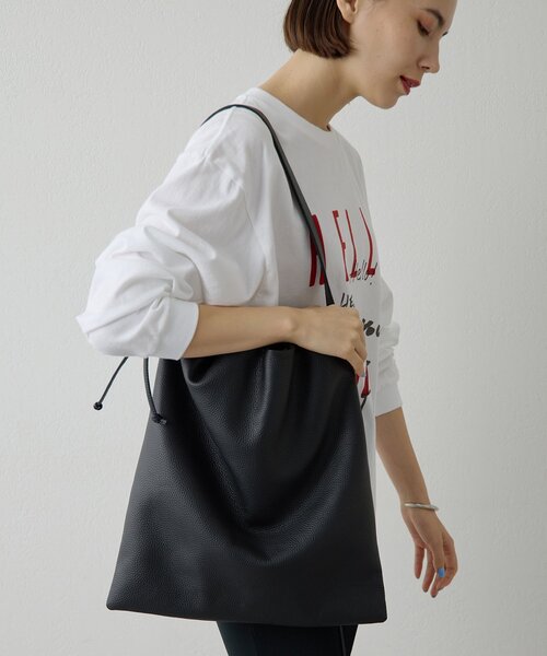 Whim Gazette（ウィムガゼット）の「【Hoaw.】ギャザーショルダーバッグ（ショルダーバッグ・レディース・ブラック/アイボリー・FREE）」の13枚目の写真