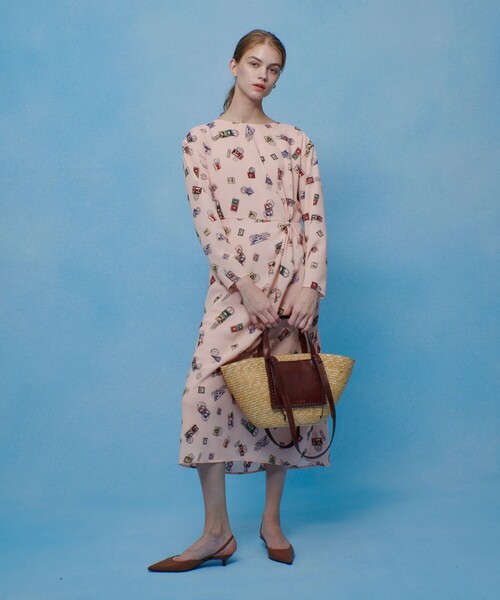 LOULOU WILLOUGHBY(ルルウィルビー)の「【LOULOU WILLOUGHBY】レタープリントワンピース(ワンピース・レディース・ピンク/ネイビー・1/2)」の5枚目の写真