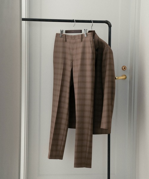 ADAM ET ROPE'(アダムエロペ)の「【DELEGANT】テーパード スラックス(スラックス・メンズ・チャコールグレー/ブラウン系その他2/ブラック・L/M/S)」の1枚目の写真