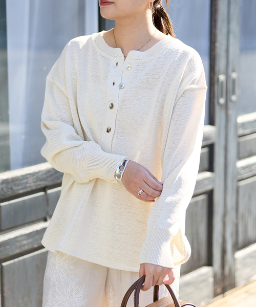 JOURNAL STANDARD(ジャーナルスタンダード)の「テープヤーンヘンリープルオーバー(ニット/セーター・レディース・アイボリー/ネイビー/ラベンダー・FREE)」の2枚目の写真