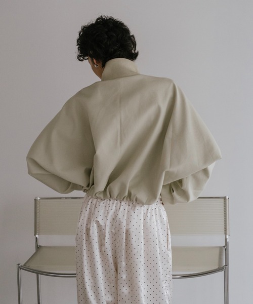 VION(ヴィオン)の「ハイネックバルーンブルゾン / High Neck Balloon Blouson(ブルゾン・レディース・ブラック/ベージュ・FREE)」の10枚目の写真