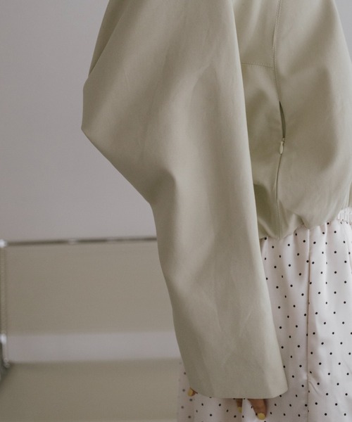 VION(ヴィオン)の「ハイネックバルーンブルゾン / High Neck Balloon Blouson(ブルゾン・レディース・ブラック/ベージュ・FREE)」の15枚目の写真