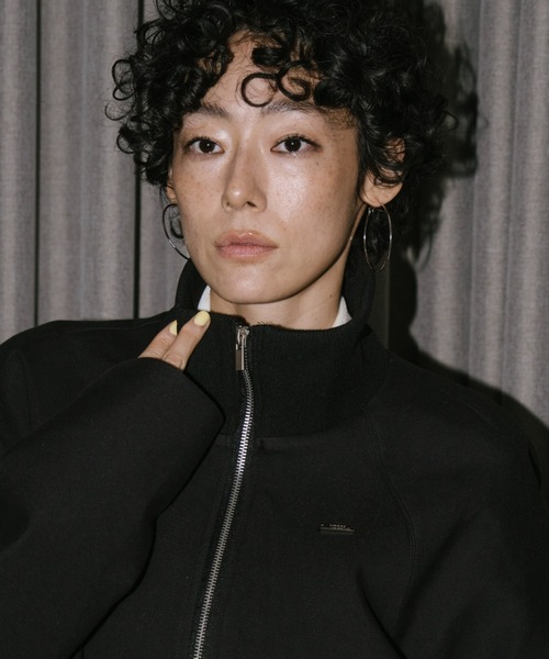 VION(ヴィオン)の「ハイネックバルーンブルゾン / High Neck Balloon Blouson(ブルゾン・レディース・ブラック/ベージュ・FREE)」の19枚目の写真