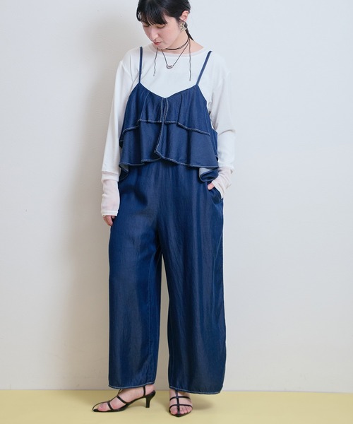 LHELBIE(レルビエ)の「デニムフリルキャミサロペット(サロペット/オーバーオール・レディース・インディゴブルー/ブラック/ブルー・M)」の8枚目の写真