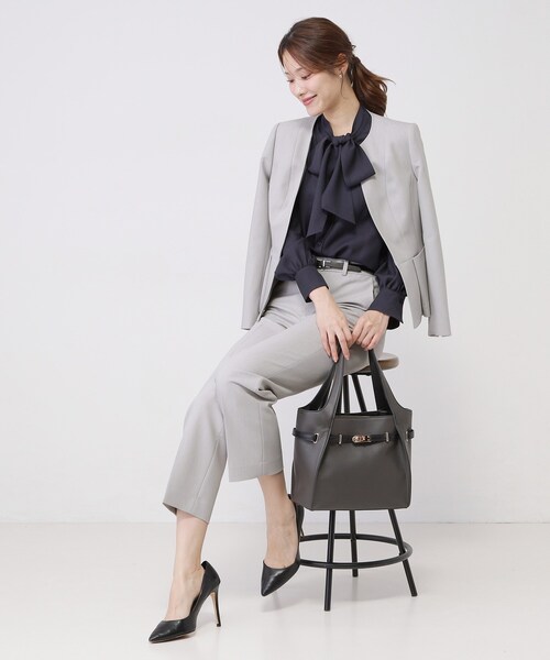 COUP DE CHANCE（クードシャンス）の「【手洗い可／日本製／スーツ可】センタープレス ストレートパンツ（その他パンツ・レディース・ブラック/ライトグレー/ピンク・34/36/38/40/42）」の5枚目の写真