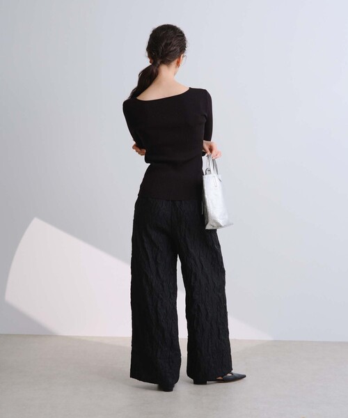 BIANCA(ビアンカ)の「【オールシーズン活躍】アシンメトリー変形Vネックプルオーバー(ニット/セーター・レディース・オフホワイト/ブラック/イエロー・38)」の15枚目の写真