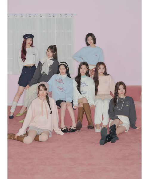 LILY BROWN×Hearts2Hearts】コラボレーションビジューロゴスウェット