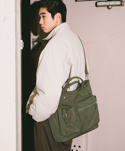 niko and...（ニコアンド）の「ポケットヘルメットショルダーバッグ（ショルダーバッグ・メンズ・ブラック/カーキ・FREE）」の3枚目の写真