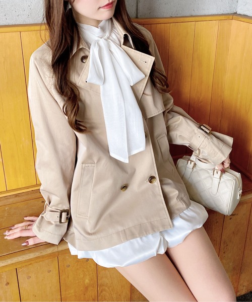 INGNI(イング)の「ミドル丈トレンチコート(トレンチコート・レディース・ライトベージュ/ネイビー/ベージュ・M)」の2枚目の写真