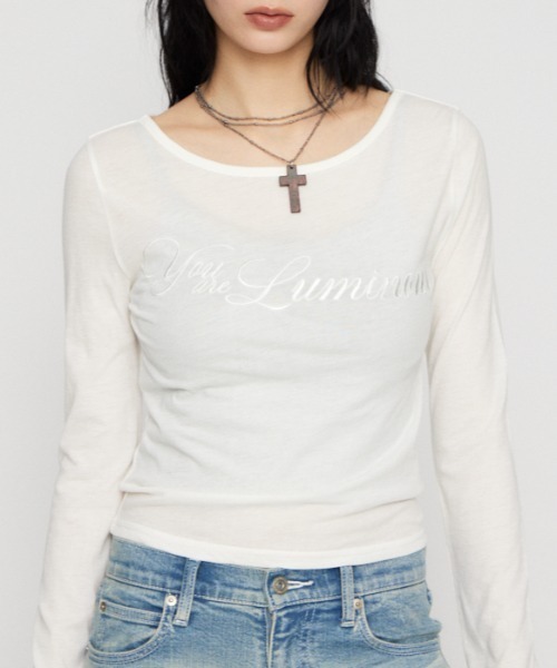 LAGUA GEM(ラグアジェム)の「SAME COLOR LETTERING トップス(Tシャツ/カットソー・レディース・オフホワイト/チャコールグレー/ネイビー・FREE)」の2枚目の写真