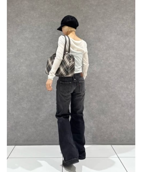 LAGUA GEM(ラグアジェム)の「SAME COLOR LETTERING トップス(Tシャツ/カットソー・レディース・オフホワイト/チャコールグレー/ネイビー・FREE)」の21枚目の写真