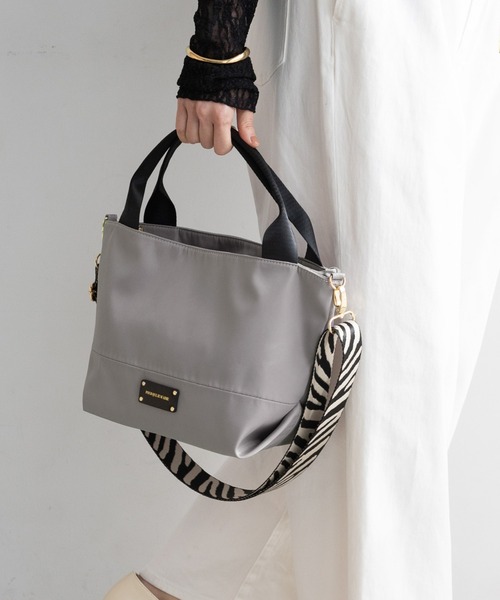 Elura（エルーラ）の「撥水2WAYトートS/646440（ショルダーバッグ・レディース・カーキ/ブラック/クリーム/グレー・FREE）」の3枚目の写真
