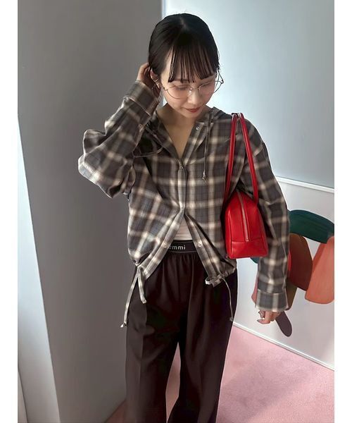 emmi(エミ)の「チェックフーディーシャツ(ルームウェア/パジャマ・レディース・グレー/ライトブルー/アイボリー・F)」の5枚目の写真