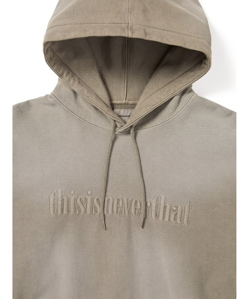 thisisneverthat(ディスイズネバーザット)の「Overdyed Embroidery Hoodie(パーカー・メンズ・チャコール/サンドグレー/パープル系その他・L/M/S/XL)」の4枚目の写真