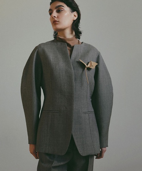 ETRE TOKYO（エトレトウキョウ）の「SANTEコンストラクティブジャケット（ノーカラージャケット・レディース・グレー/ネイビー・S/M）」の2枚目の写真