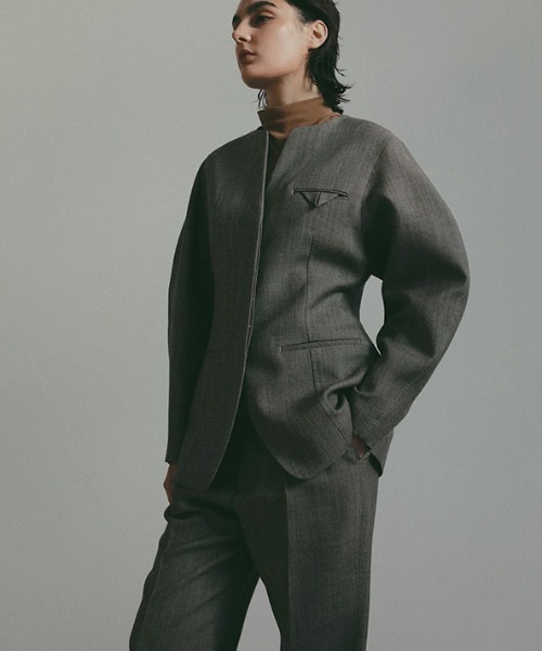 ETRE TOKYO（エトレトウキョウ）の「SANTEコンストラクティブジャケット（ノーカラージャケット・レディース・グレー/ネイビー・S/M）」の3枚目の写真