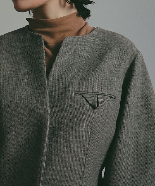 ETRE TOKYO（エトレトウキョウ）の「SANTEコンストラクティブジャケット（ノーカラージャケット・レディース・グレー/ネイビー・S/M）」の4枚目の写真