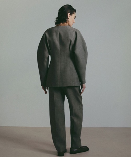 ETRE TOKYO（エトレトウキョウ）の「SANTEコンストラクティブジャケット（ノーカラージャケット・レディース・グレー/ネイビー・S/M）」の6枚目の写真